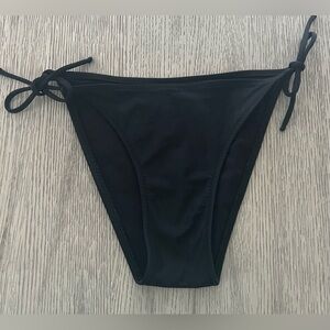 MARLIN Black woman’s halter bikini bottom